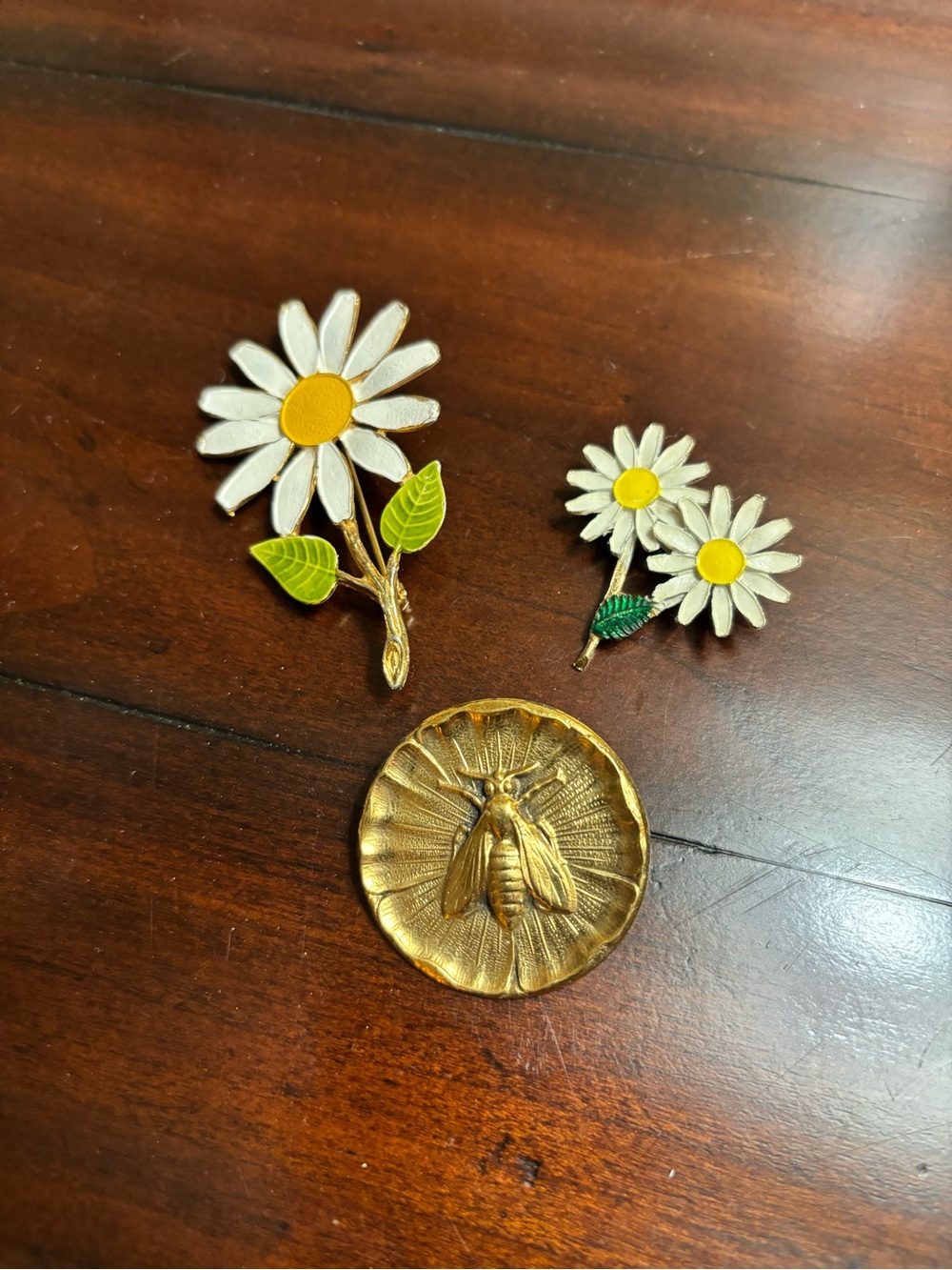 Daisy Flower Enamel Brooches + Bee Gold-Tone Pin Set